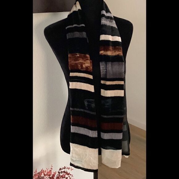 Kenneth Cole Burnout  Scarf NWOT - Picture 2 of 4